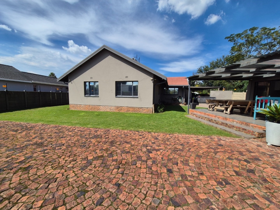 3 Bedroom Property for Sale in Vaalpark Free State